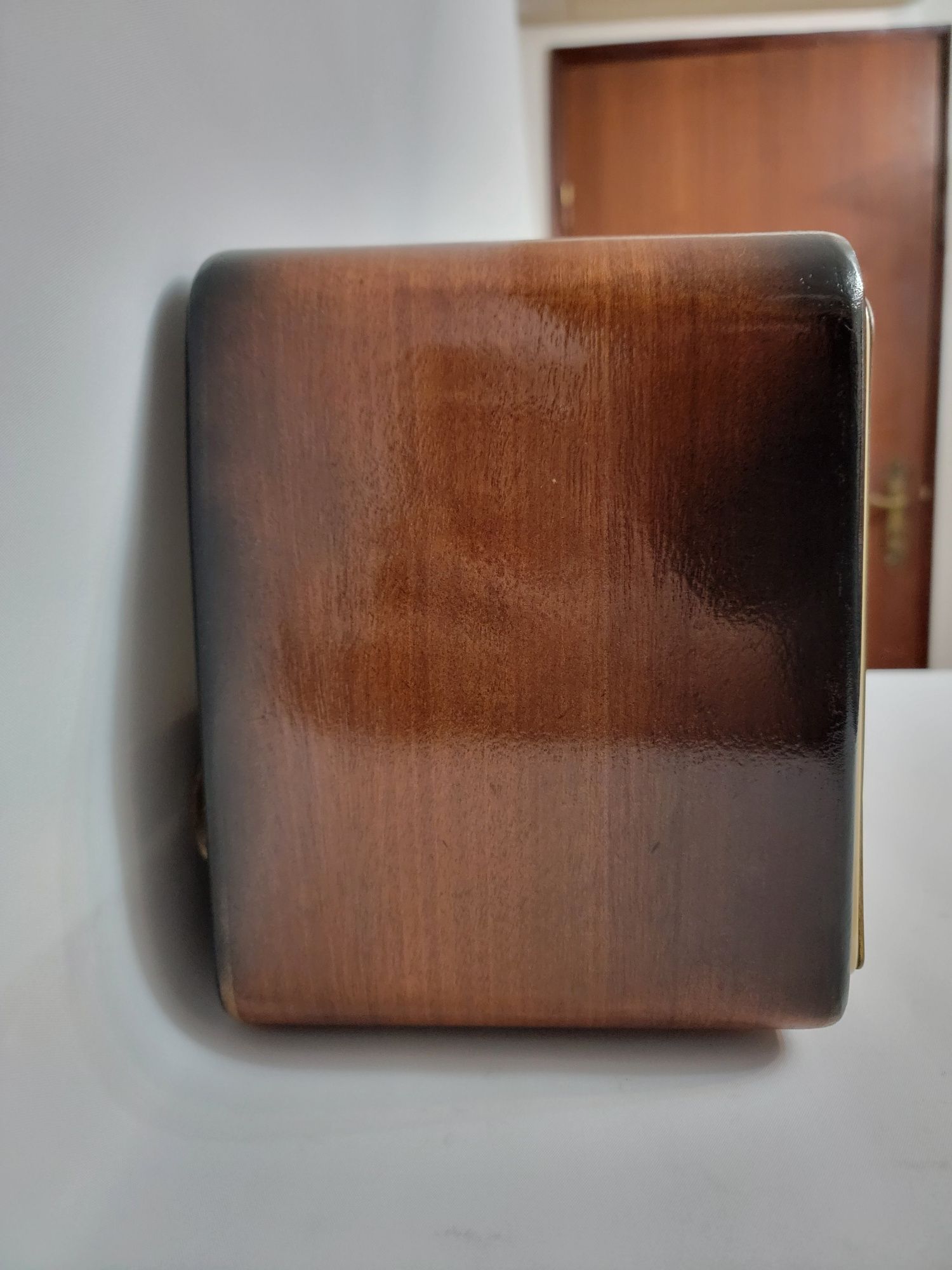 Rádio antigo reparado Grundig