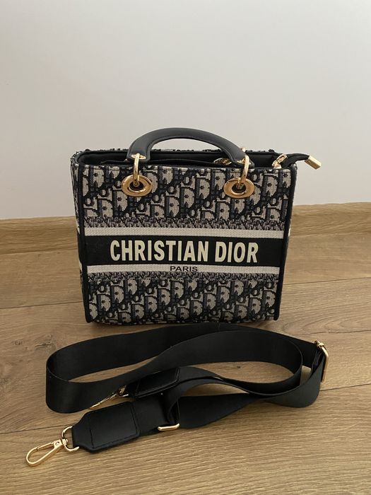 Torebka Dior    .