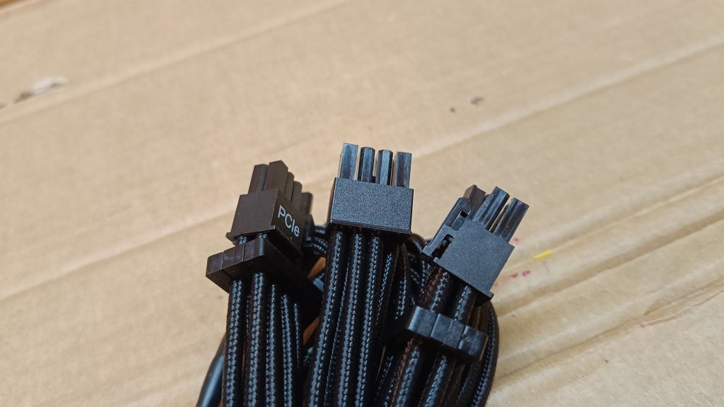 CORSAIR  Premium Kable PCIe z pojedynczą osłoną