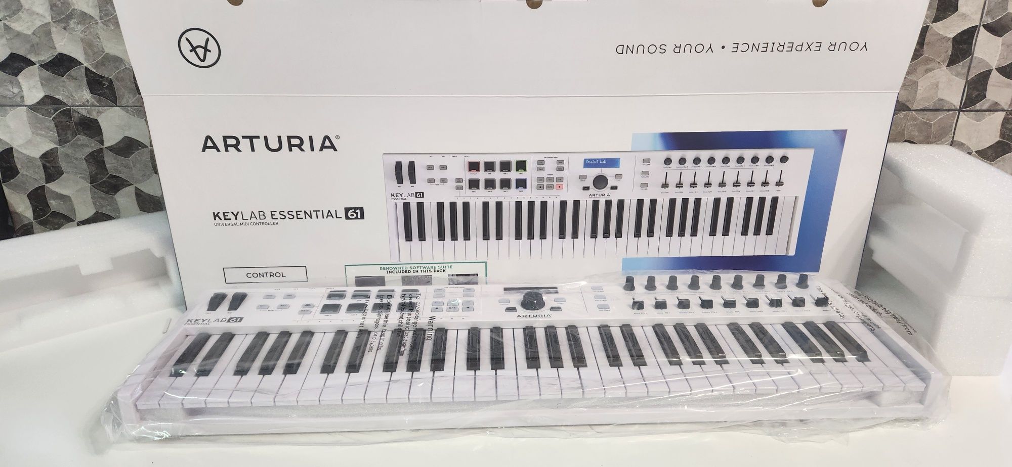 ARTURIA Key Lab Essential 61 міді клавіатура