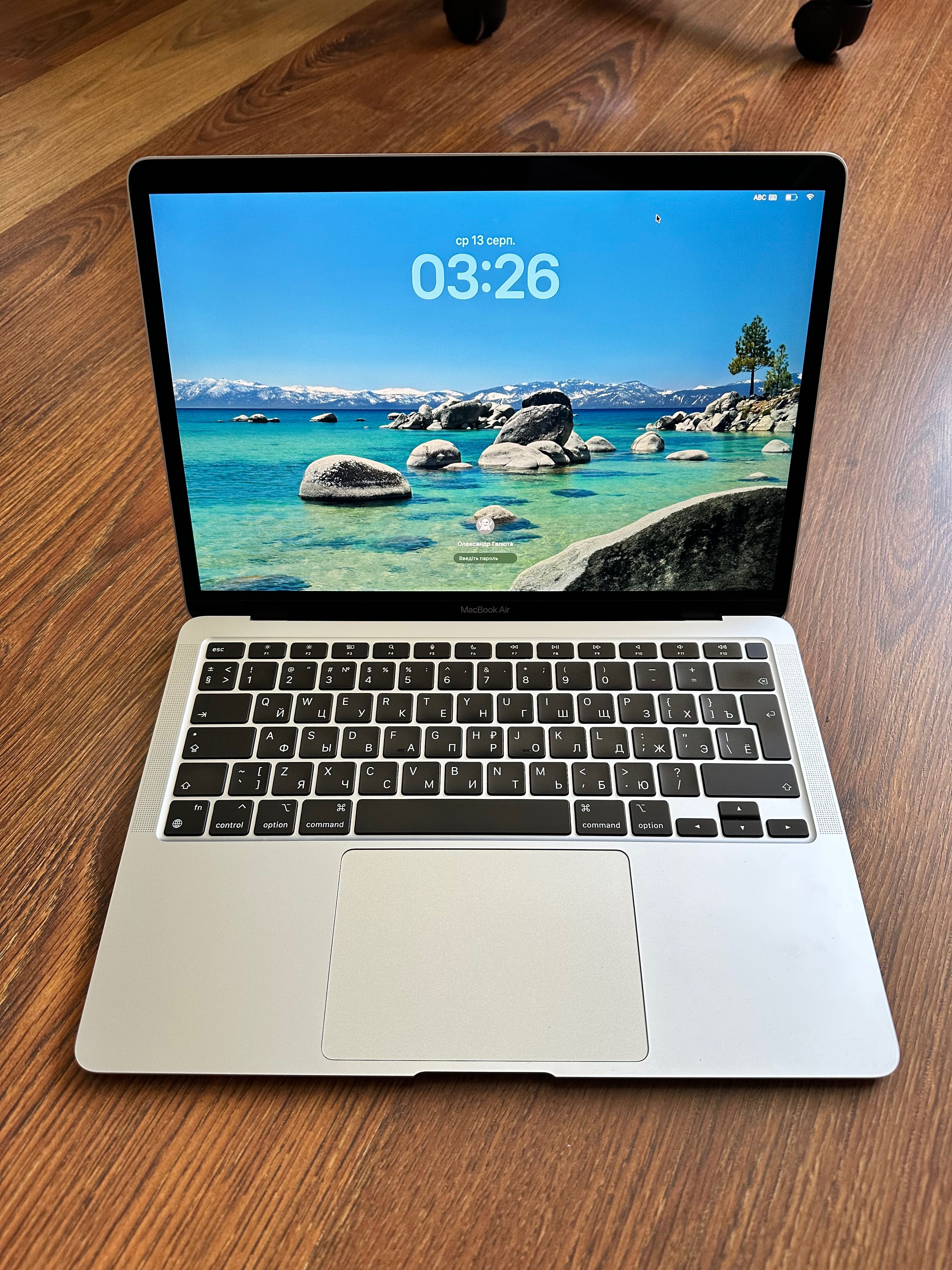 Продам MacBook Air M1 2020 8Gb | 256Gb