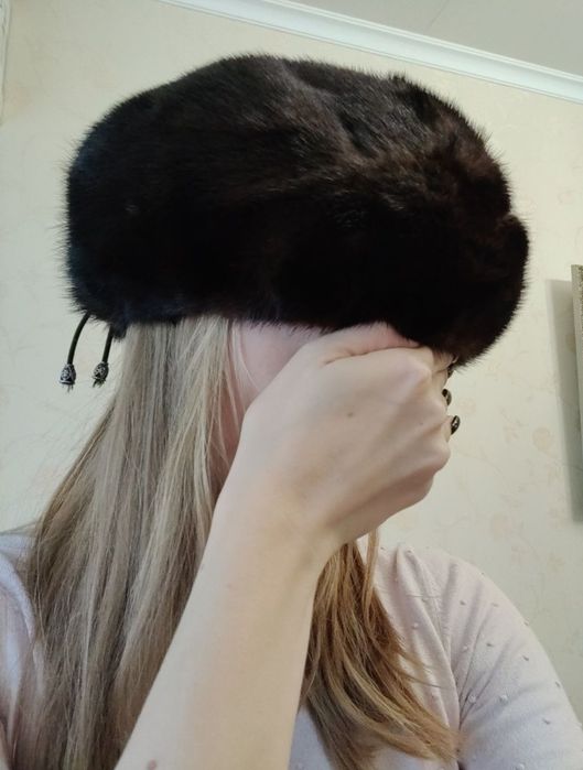 Норкові шапки жіночі