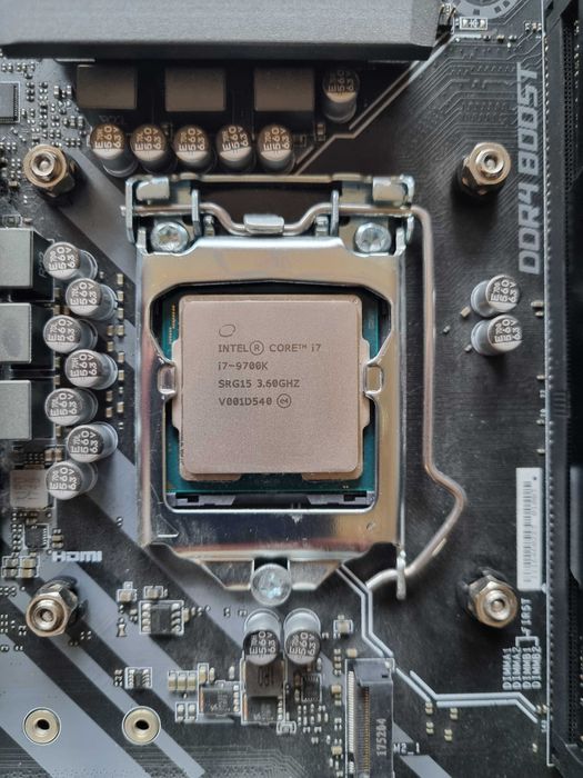 Intel I7-9700k + MSI Z370 mATX + RAM 32Gb + chłodzenie