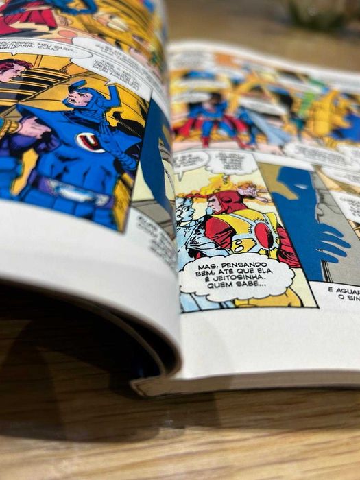 BD DC Comics - Crise Nas Infinitas Terras