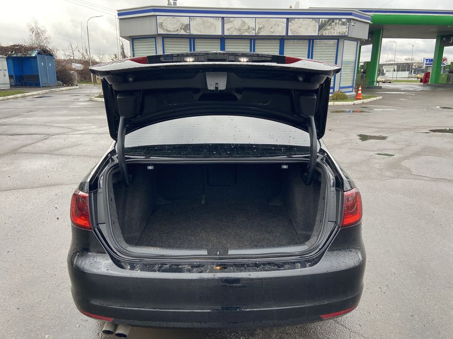 Volkswagen Jetta SE 2013 рік 1.8 Бензин Автомат