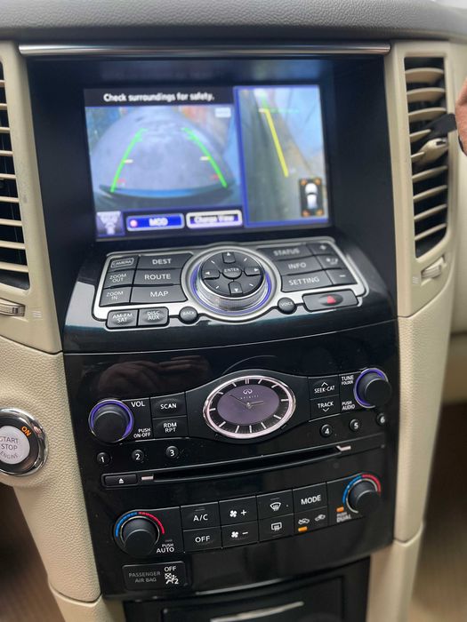 Infiniti QX70  3,7 2016 р