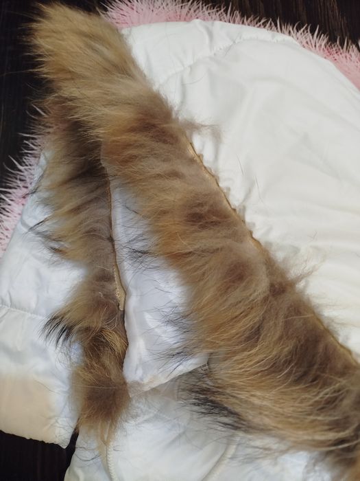 Куртка жіноча Пальто з хутром єнота Подовжена біла куртка єврозима