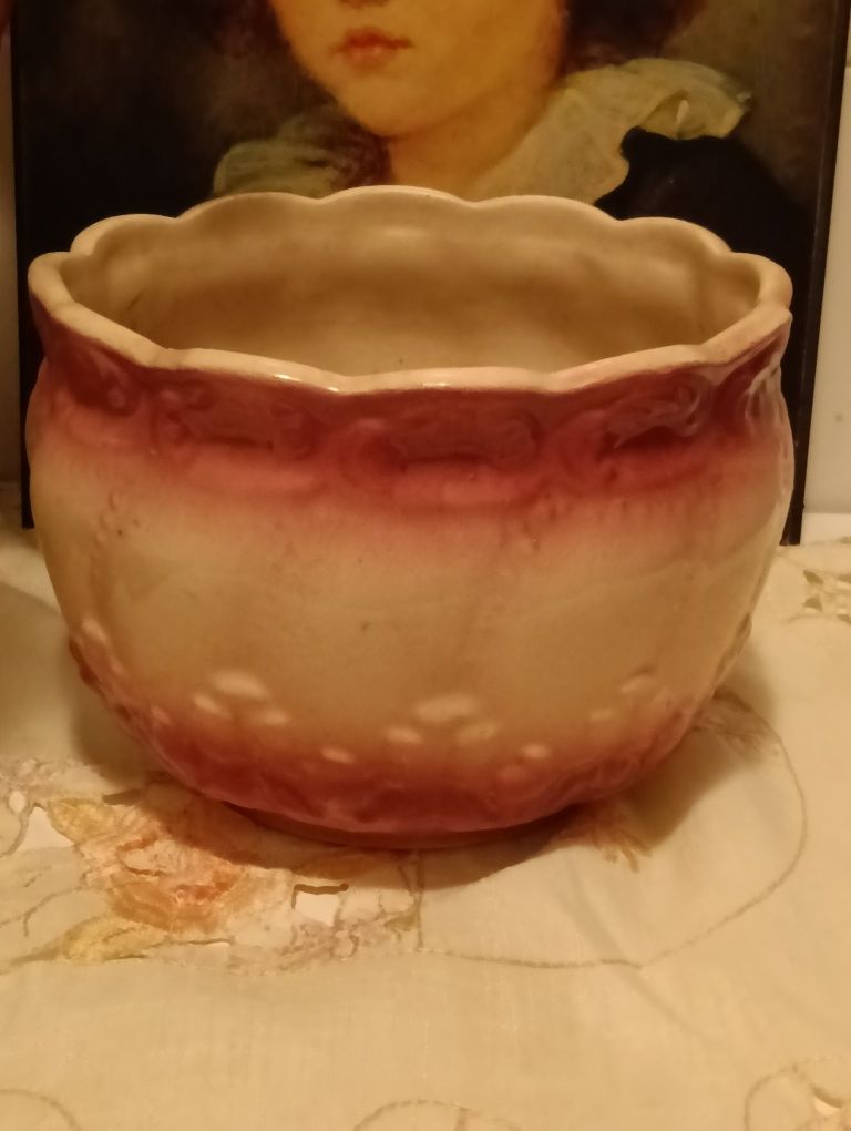 Belo cachepot de porcelana/ cerâmica Outeiro