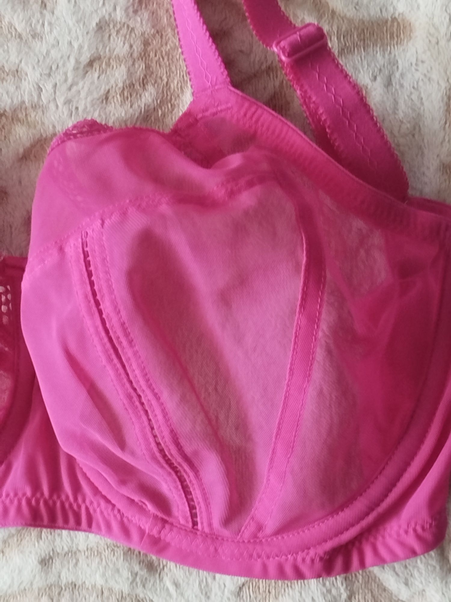 Продам бюстик m&s extra support bra
Размер 32 F. ( Объем 70 , тянется