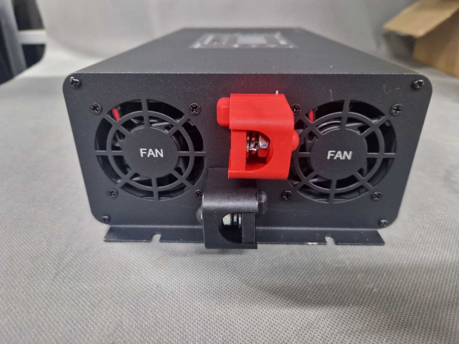 DATOUBOSS Przetwornica 12V 230V Czysty Sinus 2000w Falowniki