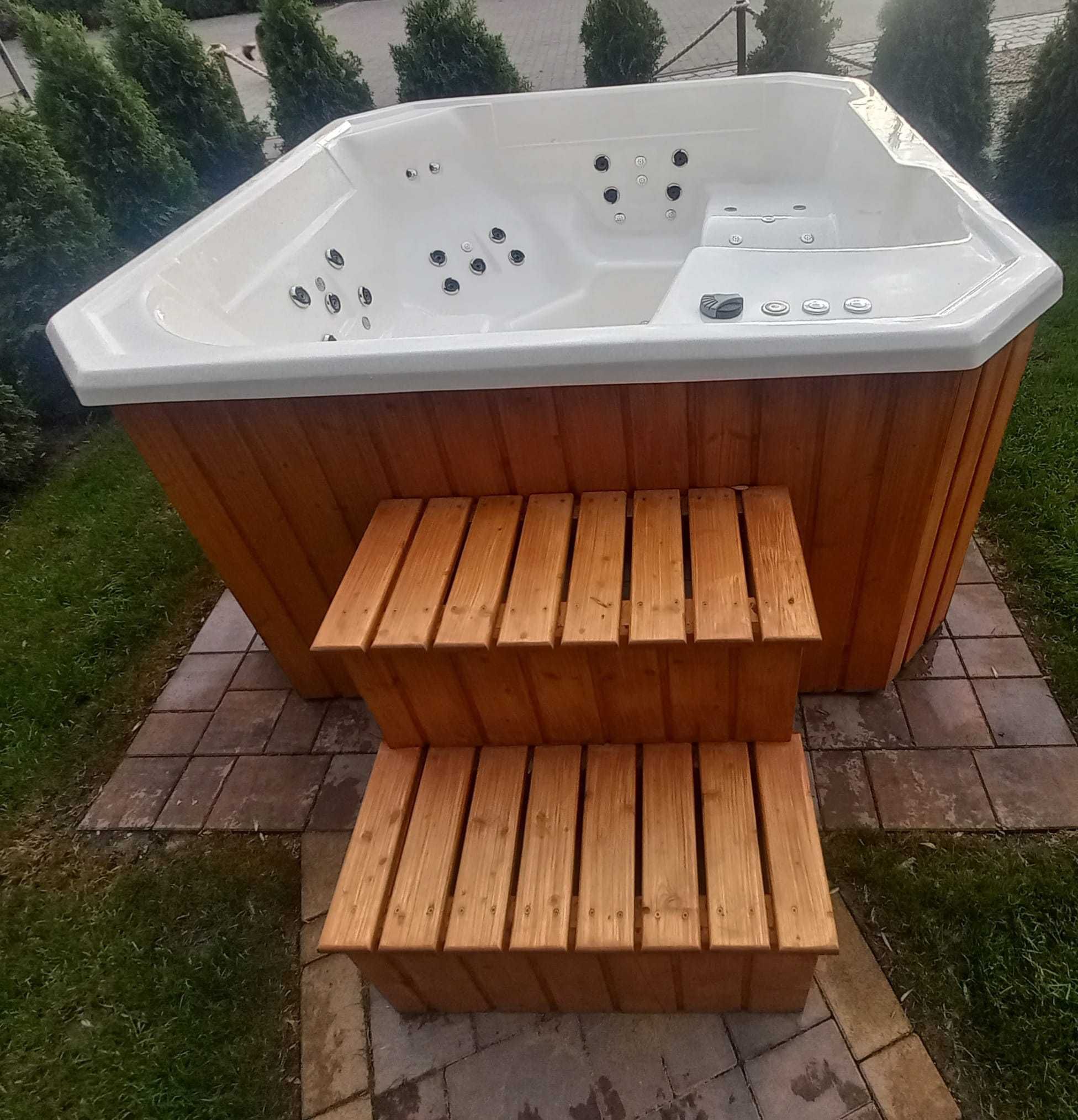 Balia ogrodowa Jacuzzi kwadratowa