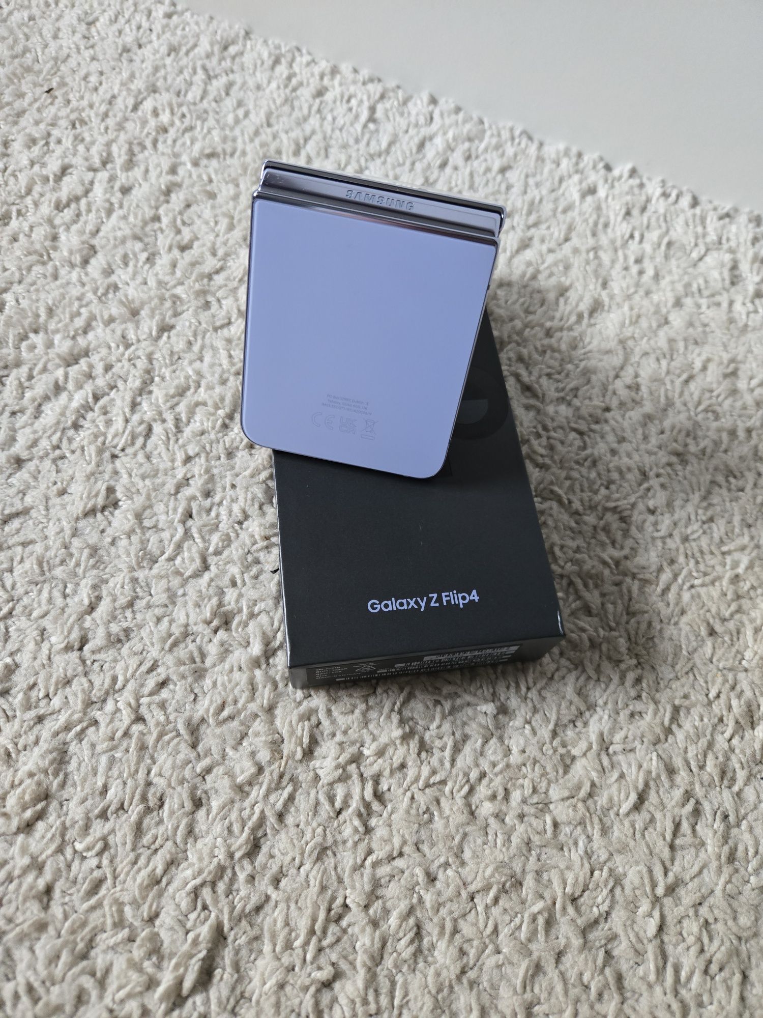 Samsung  Z Flip 4 sm-f721blbgeue
