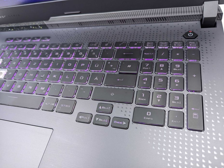 LAPTOP GAMINGOWY Asus ROG Strix RTX3060 6Gb Ryzen 9 6900HX komputer