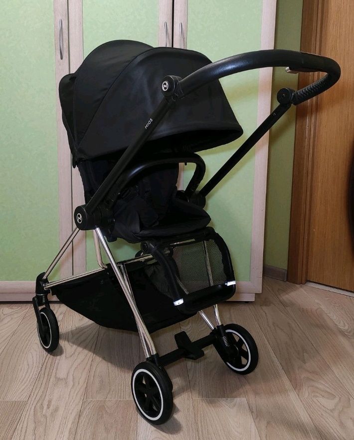 Прогулянкова суперлегка коляска Cybex Mios Black, ідеальний стан