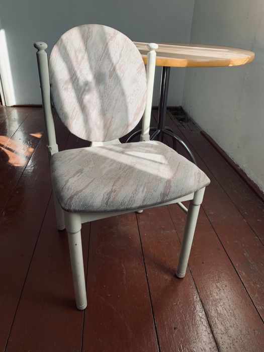Piękne krzesła białe retro vintage PRL stare antyk do renowacji