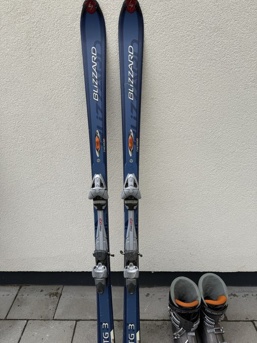 Продам лижі, черевики до них