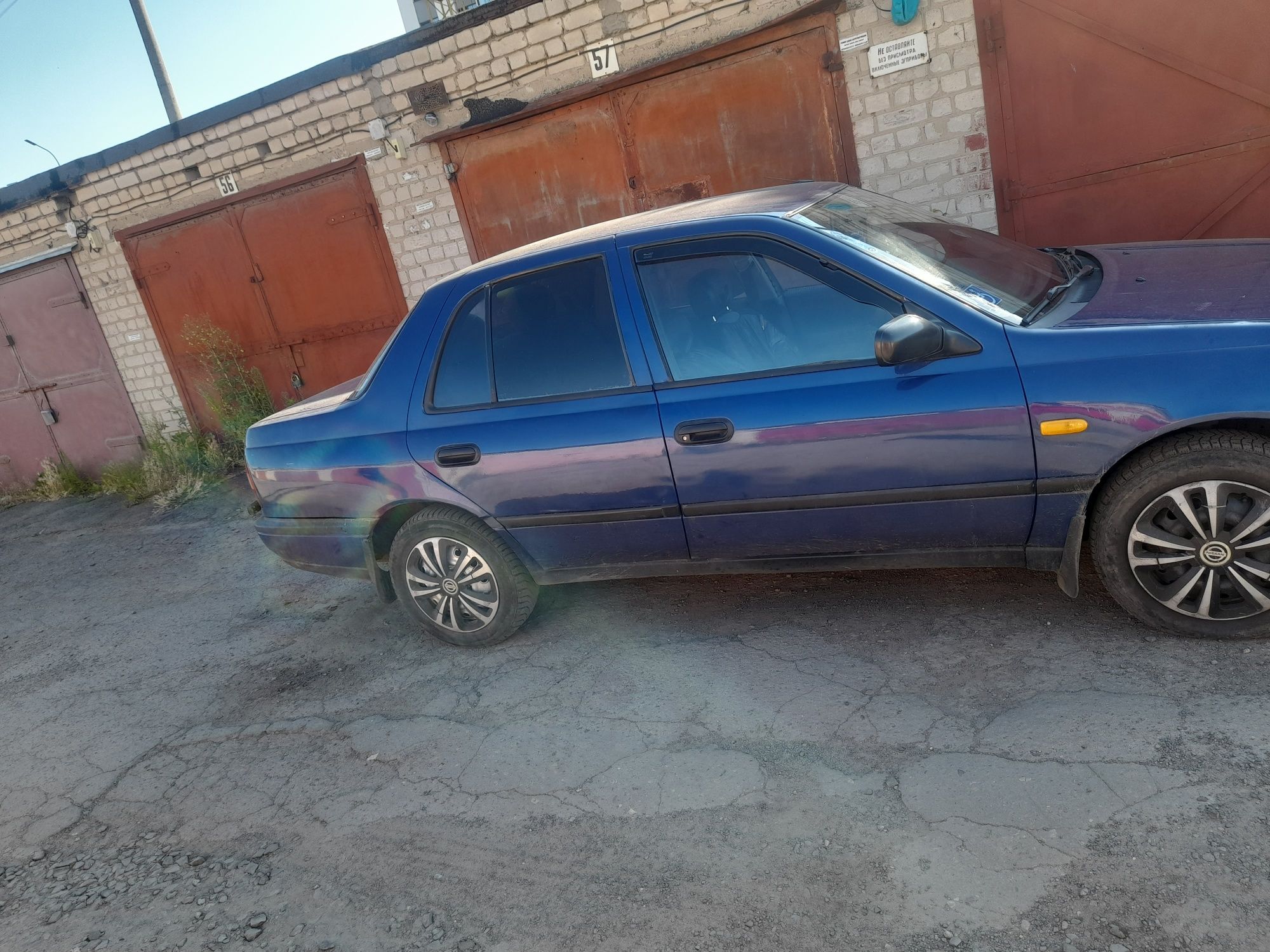 Нісан санні н14 1995 року 1.4газ бенз .