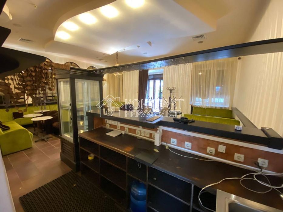 Продам Кав'ярняю в Центрі (Дзеркальний струмень). Готовий бізнес.