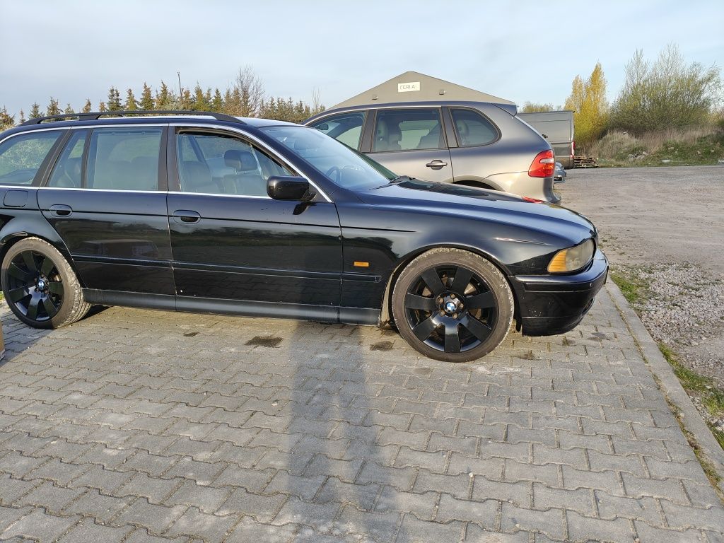 Koła E39 E60 e46  18 5x120 BMW styling czarne z oponami Goodyear eagle