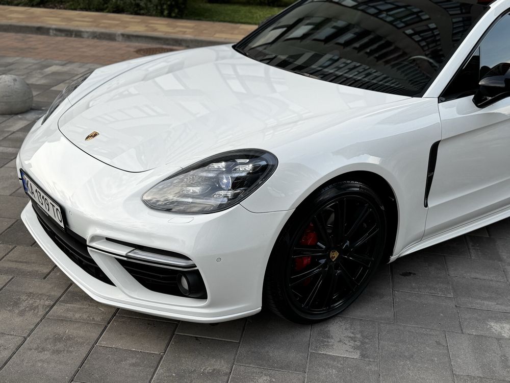 Продам Porsche Panamera 2018