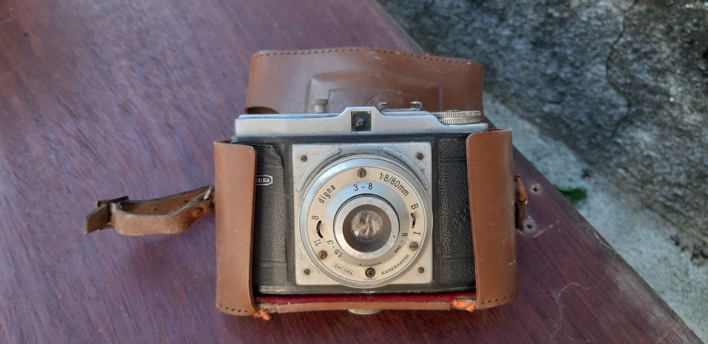 Máquina fotográfica muito antiga