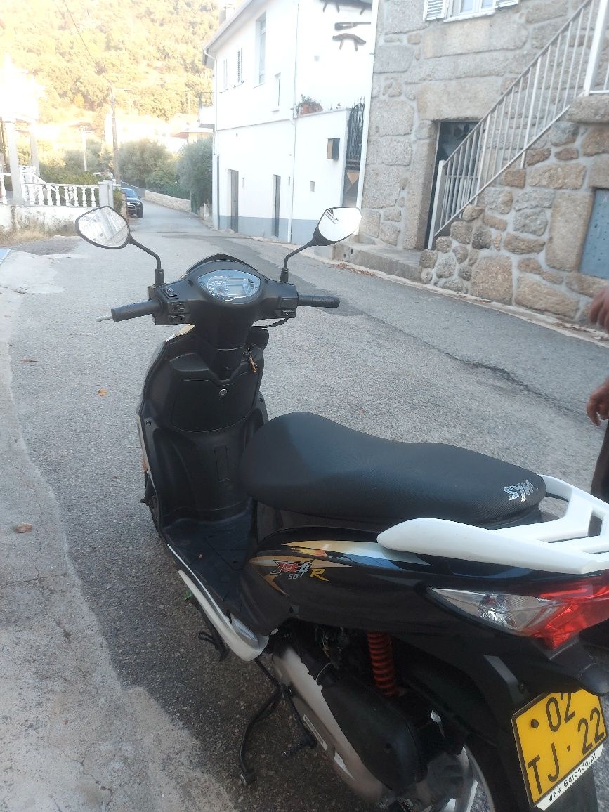 Scooter sym jet4 r