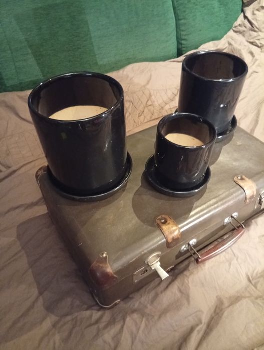 Doniczki ceramiczne czarne  , osłonki na kwiaty , donice , idealne na