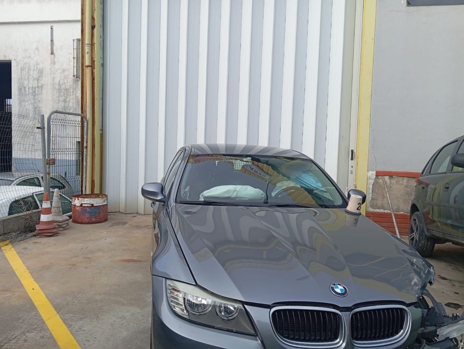 Bmw 318d Touring 2009 Acidentada