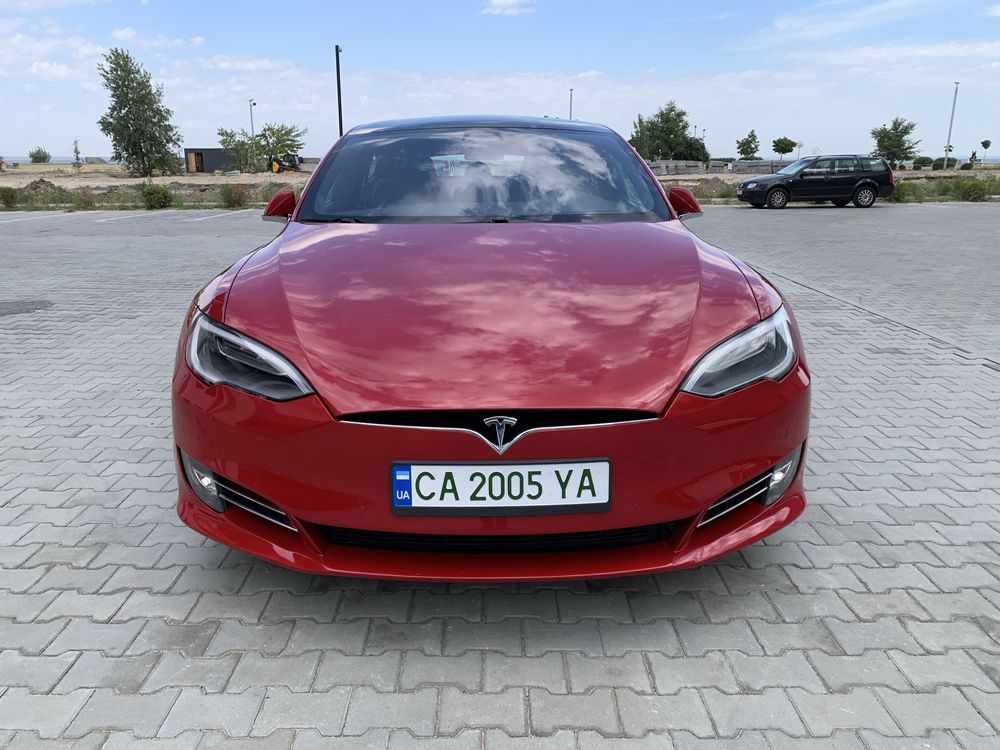 Tasla Model S 2018, FSD 3.0,