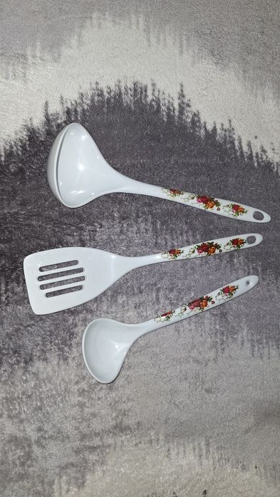 Zestaw kuchenny 3 sztuki plastikowe