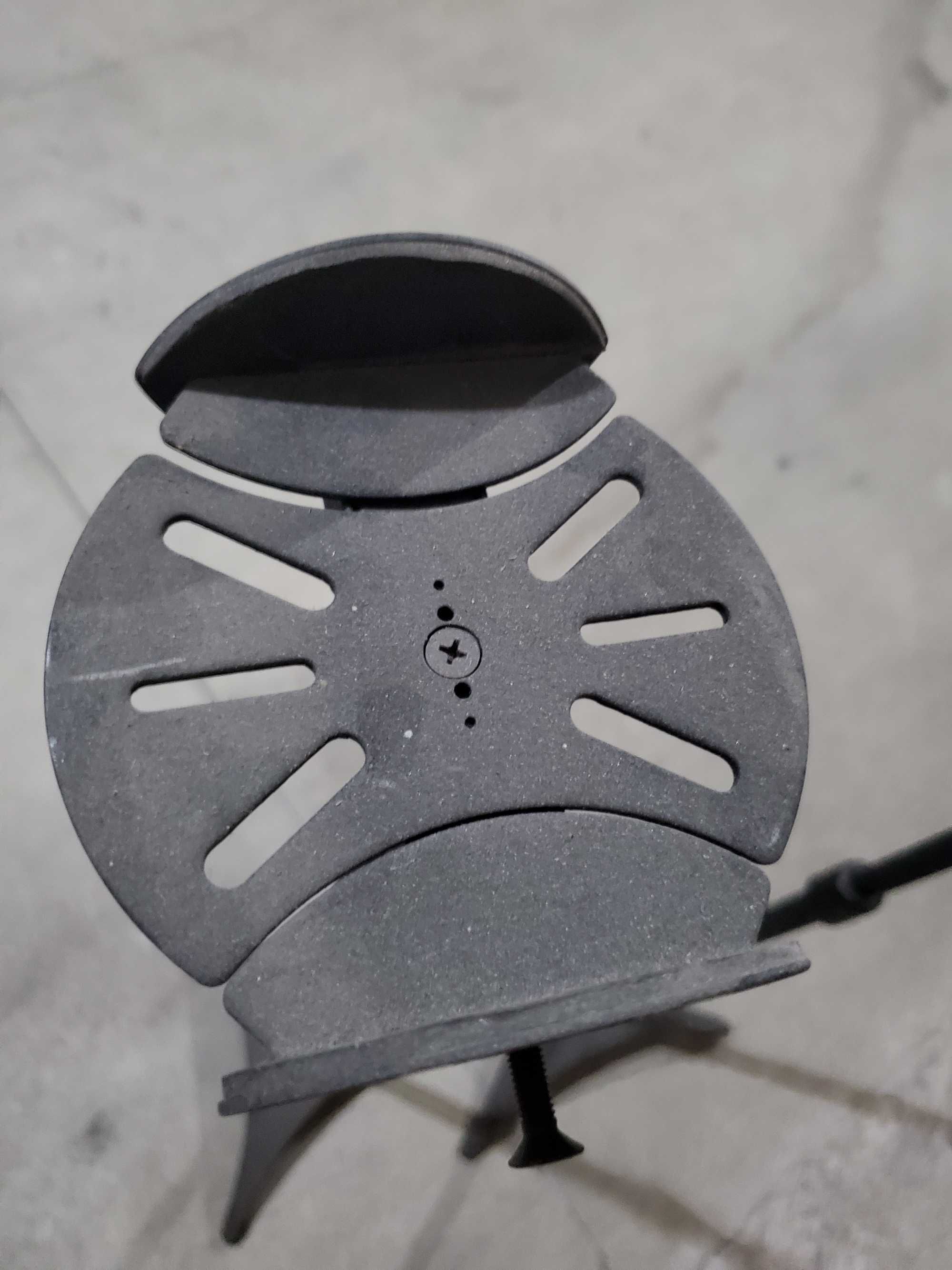 Tripés para suporte de colunas audio surround
