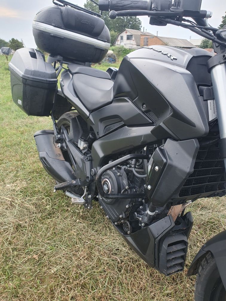 Мотоцикл Bajaj Diminar 400