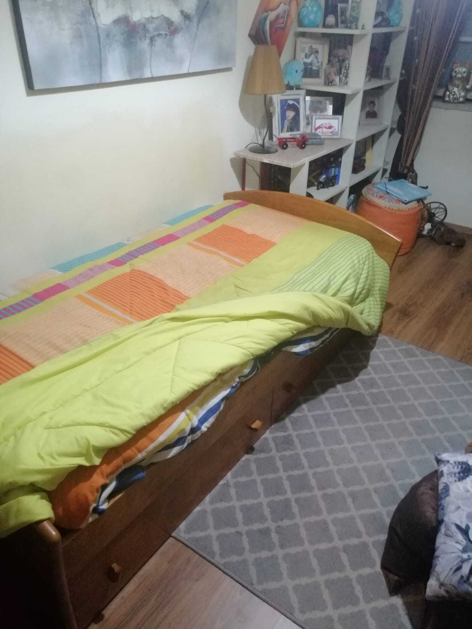 Cama com Gavetão em Cerejeira + Colchão — VENDA URGENTE