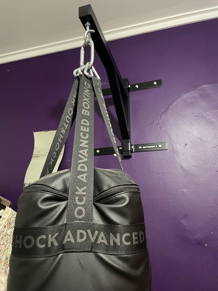 Saco de boxe outshock com suporte de parede