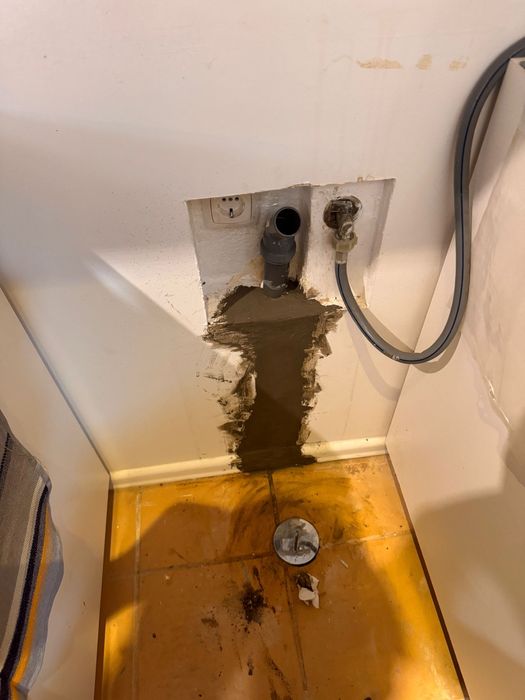Canalizador/Desentupimento/arcondicionado/paines solares /remodelacao
