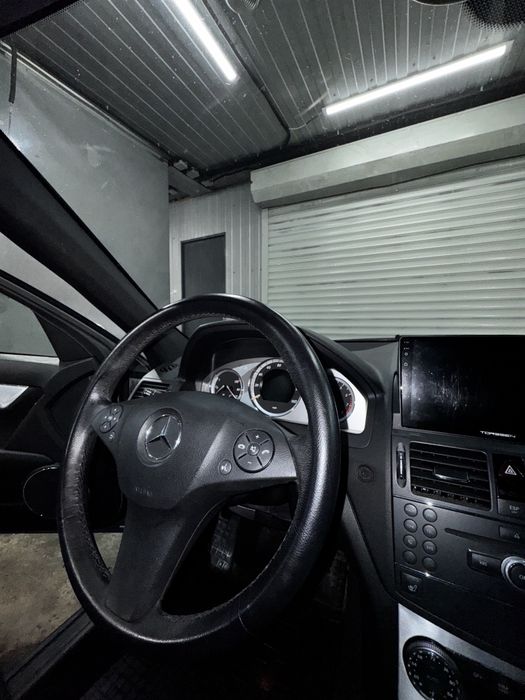 Мерседес с300 99350км, 2 власники.