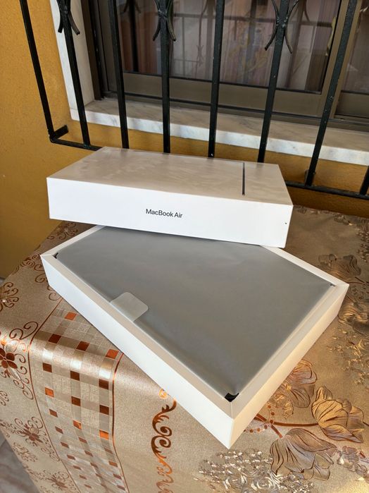 MacBook Air M3 8gb 256gb ssd quase novo sem riscos e mazelas, na caixa