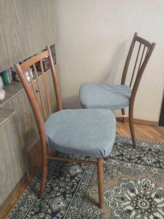 Розпродаж стілець з мяким зручним сидінням Міцьний дерев"яний каркас