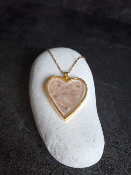 Talizman z kwarcem różowym