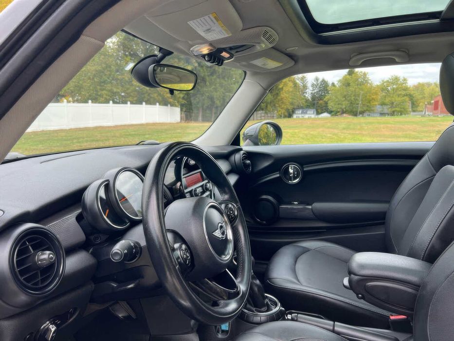 MINI Cooper 2-Door      2015