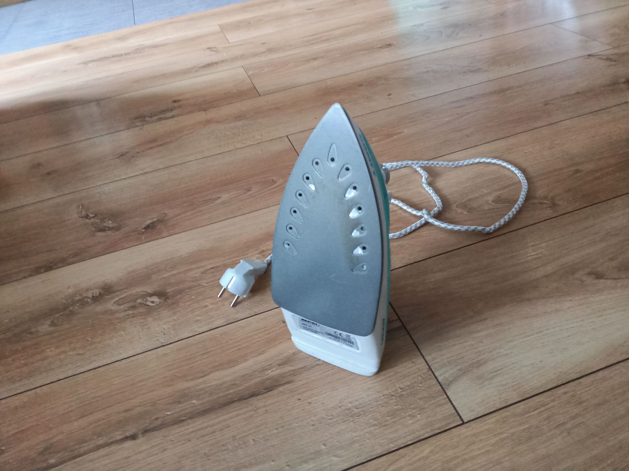 Żelazko MPM Comfy 1300W.
