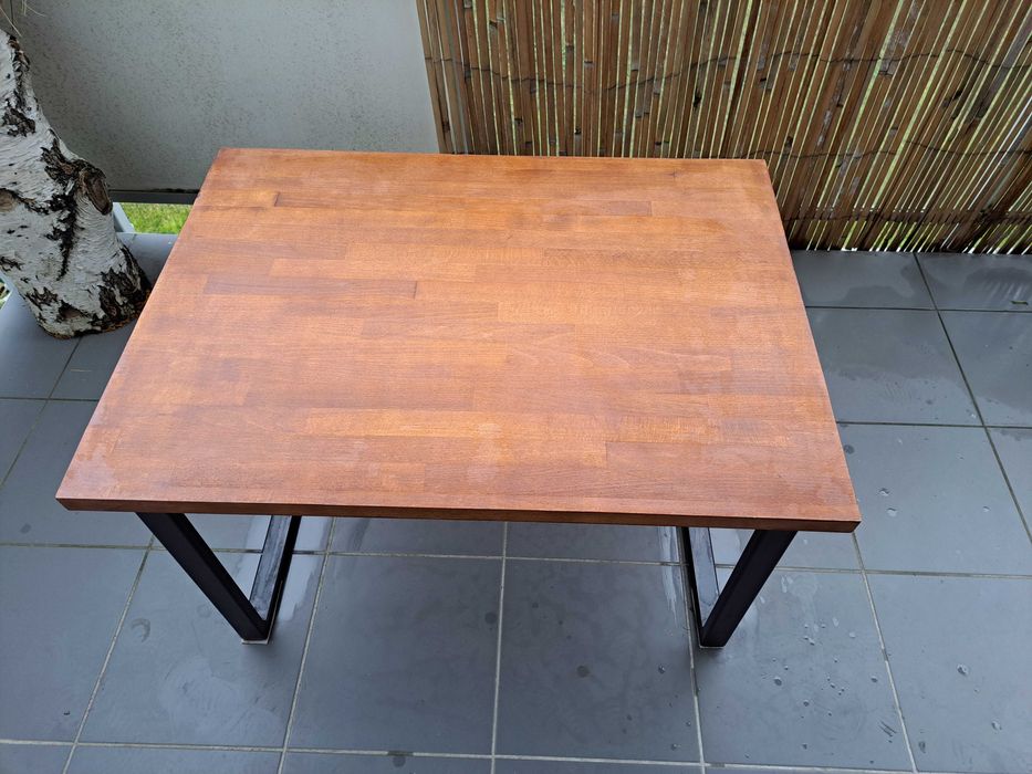 Stół drewniany blat buk na metalowej stalowej czarnej ramie