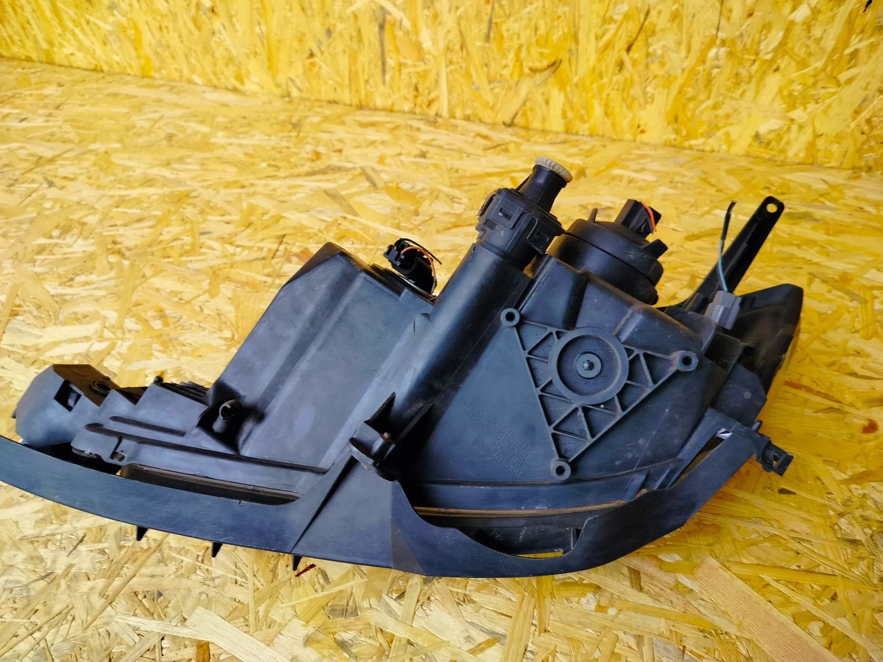 Lampa Przód Przednia Prawa Mazda 3 BK 03-09r.