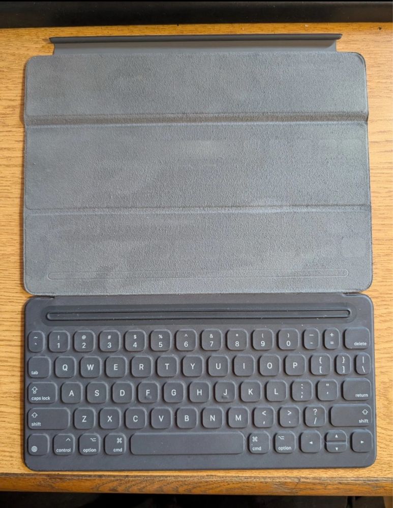 Capa com teclado Apple A1829