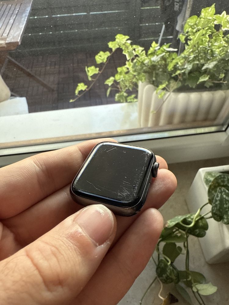APPLE Watch SE 40mm 32GB