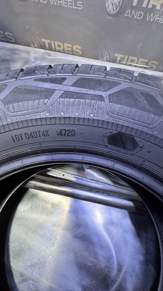 Шини колеса 215.65.15с Continental