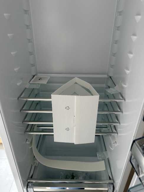 Lodówka AEG SKE818E1DC