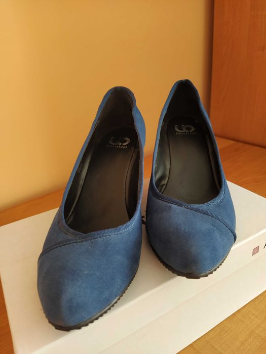 Замшеві жіночі туфлі
