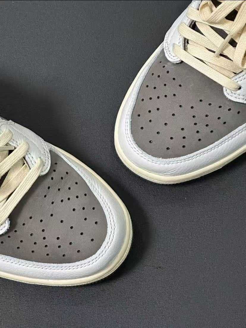 Jordan 1 Retro Low OG SP Travis Scott Reverse Mocha R.43