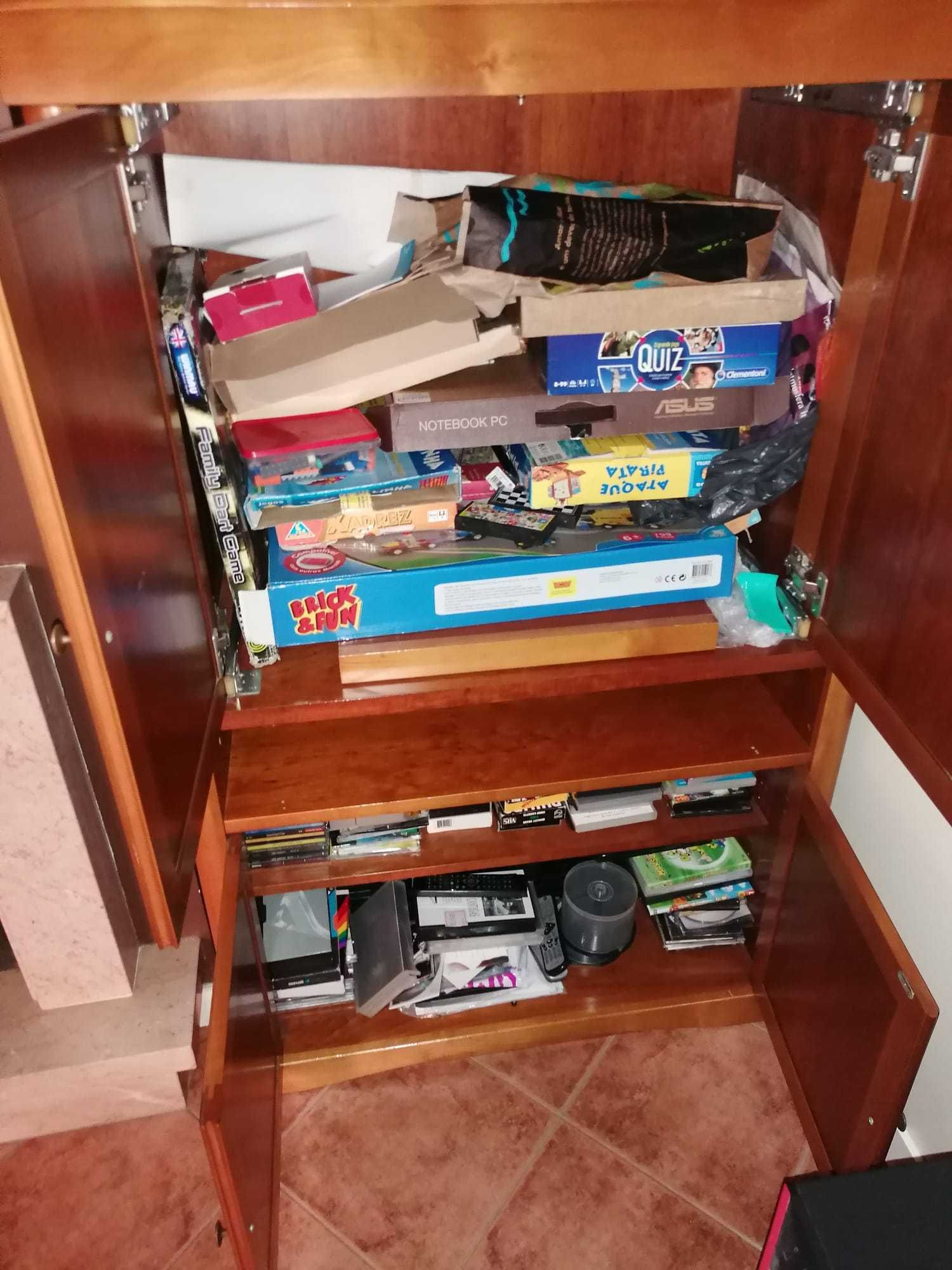 Movél TV de qualidade em muito bom estado
